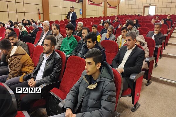 آیین تجلیل از برگزیدگان کنکور سال۱۴۰۲ در رباط‌کریم