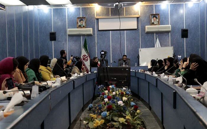 شاعران نوجوان به مطالعه متعهد ‌شوند