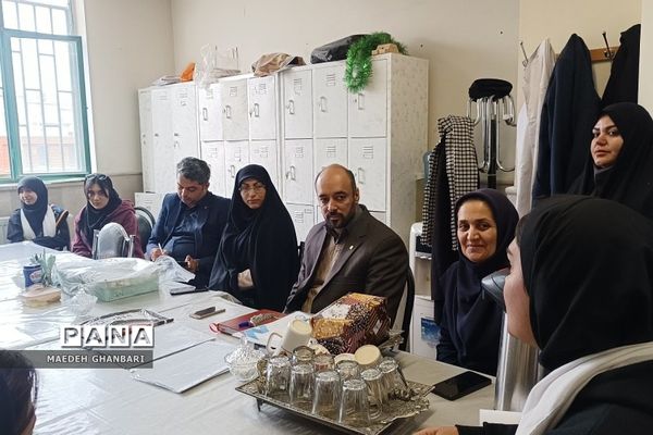 نشست تعامل و همفکری شورای دانش‌آموزی هنرستان سعادت با مسئولین