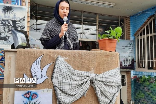 حضور فرمانده بسیج ناحیه شهرستان پردیس  به‌مناسبت هفته بسیج در مدرسه الزهرا شهرستان پردیس