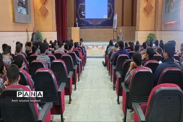 برگزاری اولین مرحله اردوی عملی  دفاعی در دبیرستان نمازی