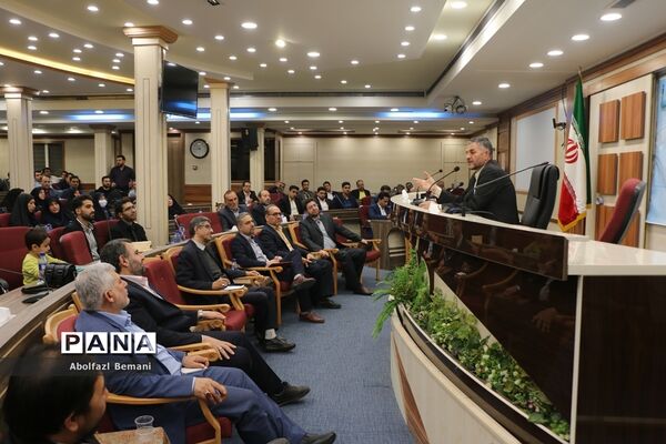 همایش سرگروه های علمی آموزشی مقطع ابتدایی استان قم-2