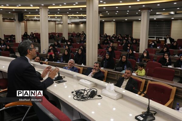 همایش سرگروه های علمی آموزشی مقطع ابتدایی استان قم-2