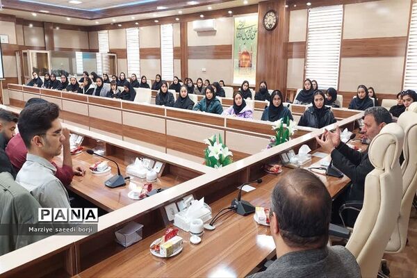 نشست صمیمی دانشجویان رشته حقوق با دادستان عمومی شهرستان بجنورد