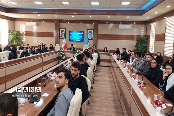 نشست صمیمی دانشجویان رشته حقوق با دادستان عمومی شهرستان بجنورد