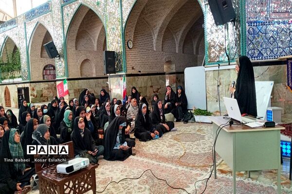 جلسه توانمندسازی پویندگان و پیشگامان مدارس ساوه