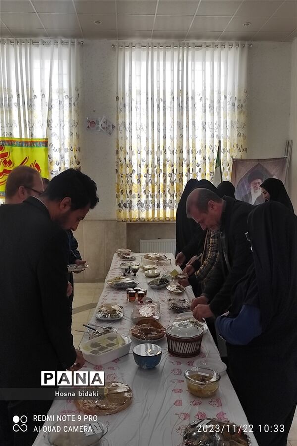 برگزاری جشنواره غذا در دبیرستان نمونه دولتی نجابت