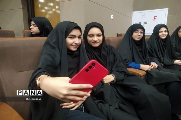همایش نوجوانان دانش آموز با عنوان نو جهان در اردوگاه ۱۵ خرداد قم