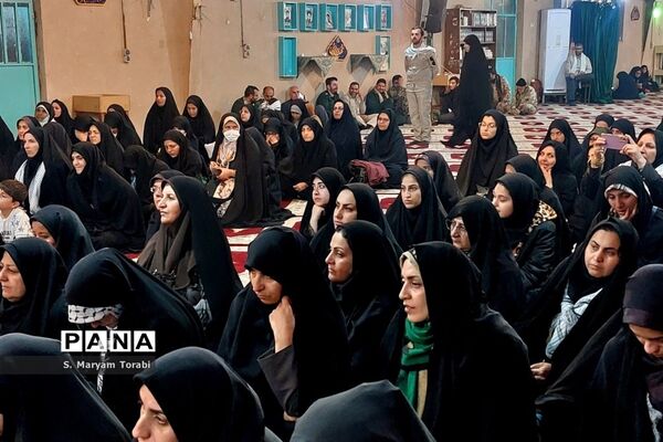 قرائت میثاق‌نامه معلمی توسط نومعلمان فارس در معراج شهدای اهواز