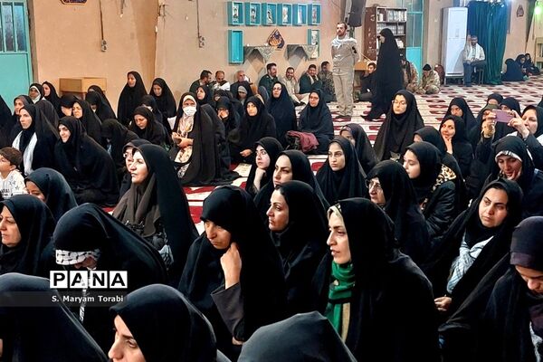 قرائت میثاق‌نامه معلمی توسط نومعلمان فارس در معراج شهدای اهواز