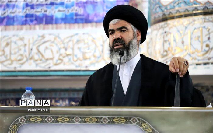 حضرت فاطمه الزهرا (س) شایسته‌ترین الگو برای بانوان ایران زمین است