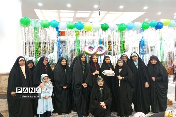 برگزاری جشن یک سالگی دوره بینهایت در استان قم