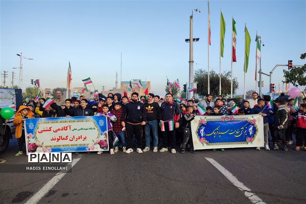 همایش بزرگ پیاده‌روی خانوادگی در شهرستان قرچک