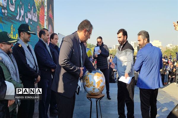 همایش بزرگ پیاده‌روی خانوادگی در شهرستان قرچک