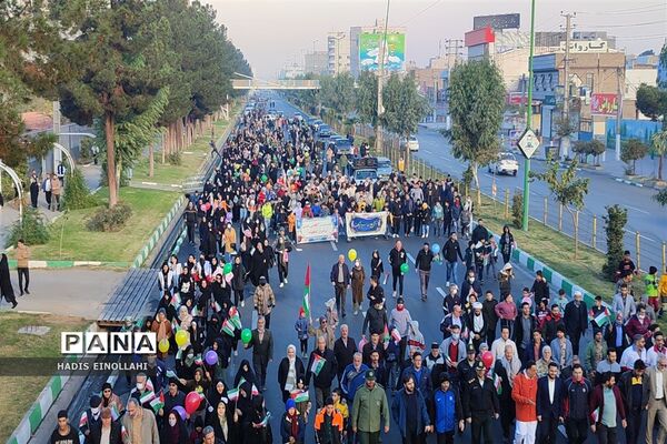 همایش بزرگ پیاده‌روی خانوادگی در شهرستان قرچک