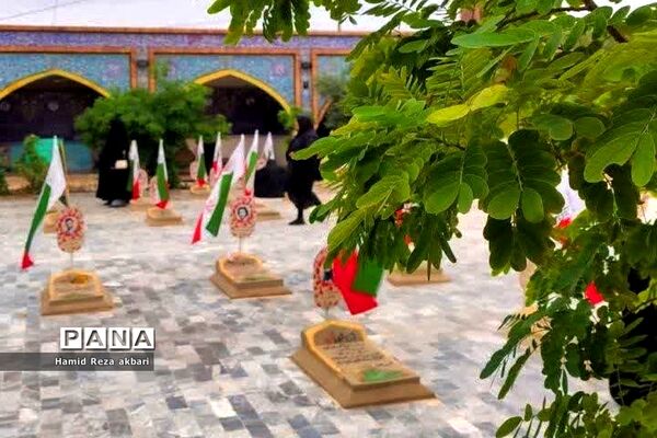 حضور دختران دانش‌آموز رودهن در اردوی راهیان نور