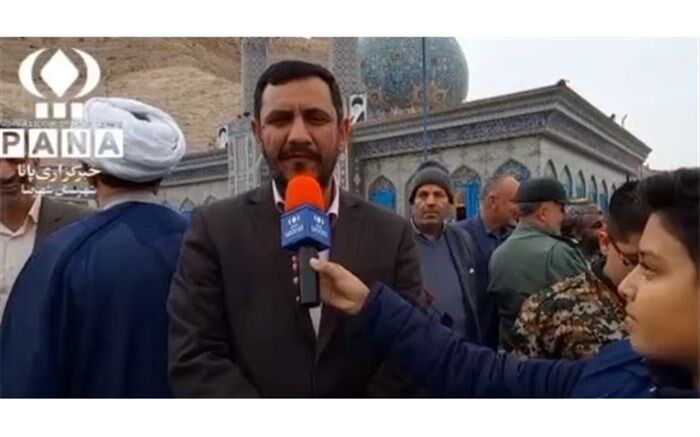 عطرافشانی مزار شهدا به مناسبت هفته بسیج در شهرستان شهرضا/فیلم