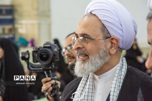دیدار عضو شورای عالی انقلاب فرهنگی با اعضای حلقه‌های صالحین آموزشگاه‌های شهرستان میبد