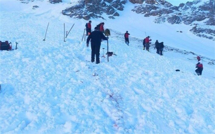 پیکر 5 کوهنورد مفقودی حادثه بهمن در اشترانکوه پیدا شد