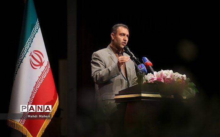 باید کلاس قرآن به یکی از بهترین و جذاب‌ترین کلاس‌های مدارس تبدیل شود