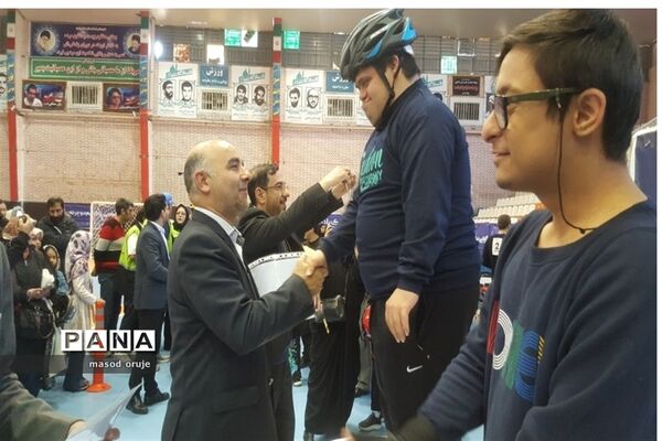 مسابقات دوچرخه سواری دانش‌آموزان بانیاز ویژه ذهنی