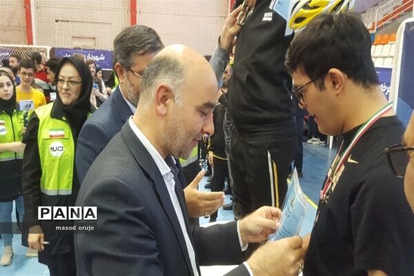 مسابقات دوچرخه سواری دانش‌آموزان بانیاز ویژه ذهنی