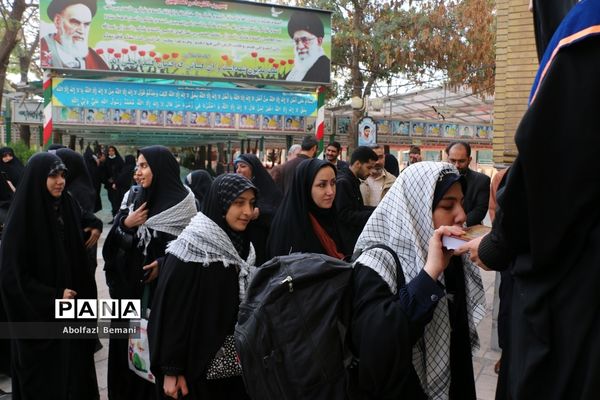 اعزام سومین گروه از دانش‌آموزان ناحیه یک قم به اردوی راهیان نور