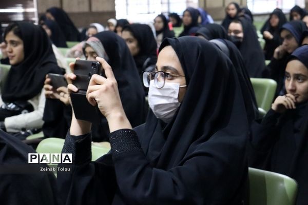 کارگاه آموزش مقدماتی خبرنگاری ویژه دانش‌آموزان دختر  ناحیه ۵