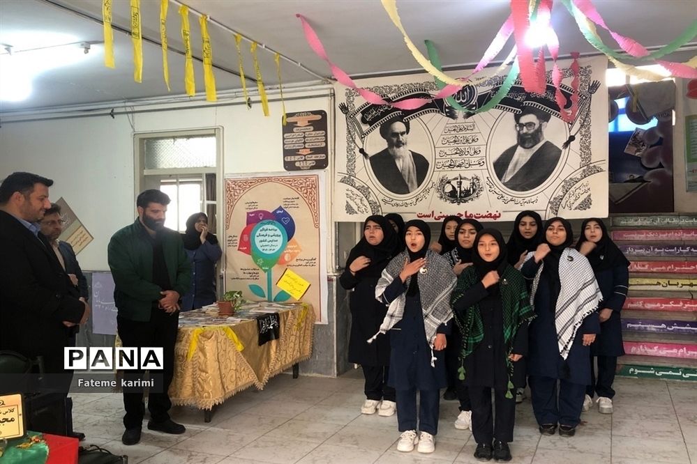 رونمایی از شهید شاخص در دبیرستان دخترانه نسیبه ناحیه دو ری
