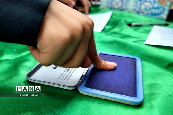 انتخابات شورای دانش‌آموزی دبیرستان تیزهوشان شهیده حسنی سعدی قم