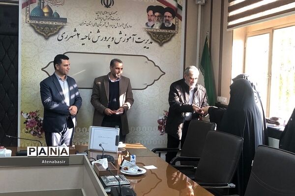 مراسم تقدیر از مربیان و مسئولین اردوی راهیان نور در ناحیه دو ری
