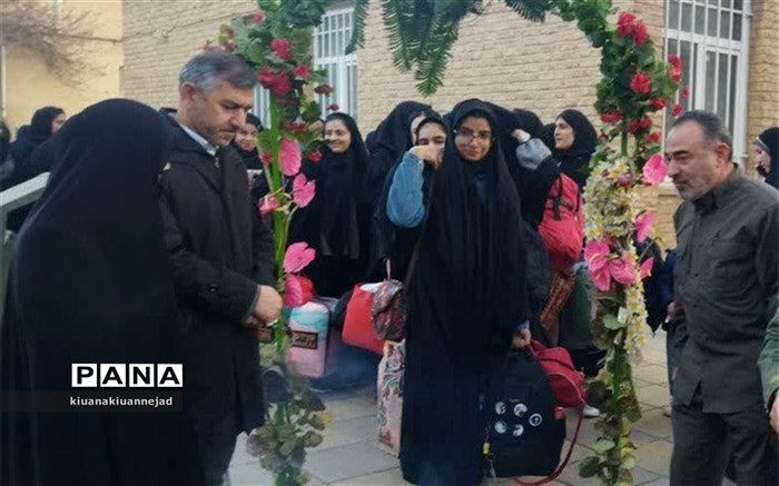 اعزام ۷۸ دختر دانش‌آموز فیروزکوهی به راهیان نور/فیلم