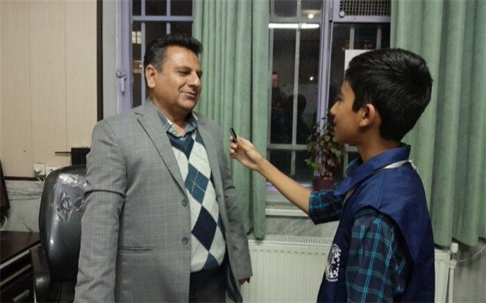 عوامل متعدد اجتماعی می‌تواند بر ترک تحصیل دانش‌آموزان موثر باشد