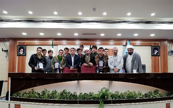 تجلیل از افتخار آفرینان مدارس سمپاد قم در دوره «بینهایت شو»