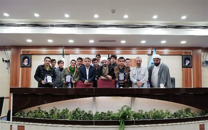 تجلیل از افتخار آفرینان مدارس سمپاد قم در دوره «بینهایت شو»