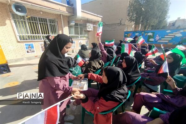 یادواره شهدا و مراسم دهه فاطمیه در دبیرستان گلستان شهرستان مانه و سملقان