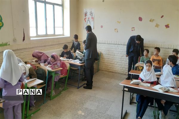 بازدید مدیر آموزش‌و‌پرورش شهرستان کلات از مدارس روستای مرزی سنگ دیوار و روستای قاباخ