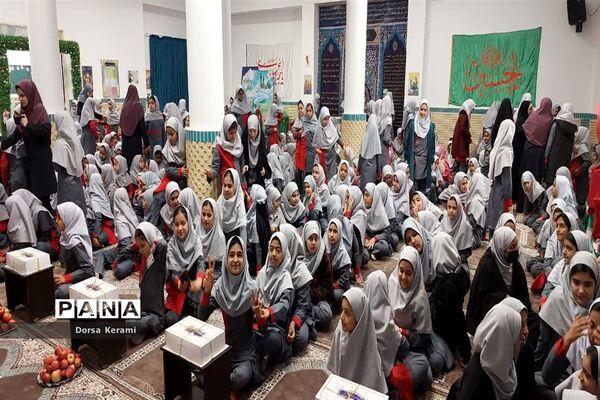 جشن تولد خیر مدرسه‌ساز در جمع دانش‌آموزان