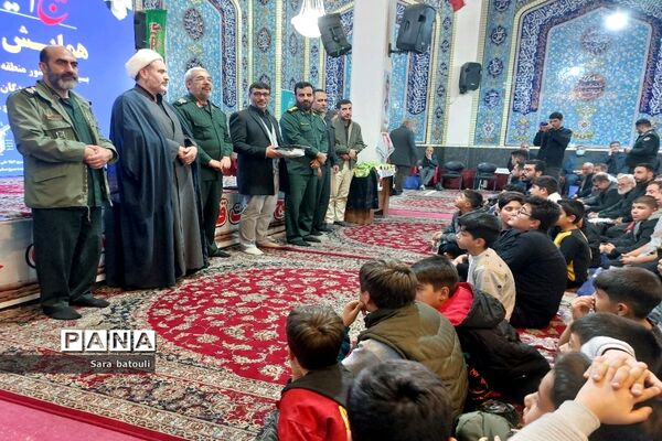 همایش یادیاران و تجلیل از  تعدادی خانواده شهدا منطقه ۱۸
