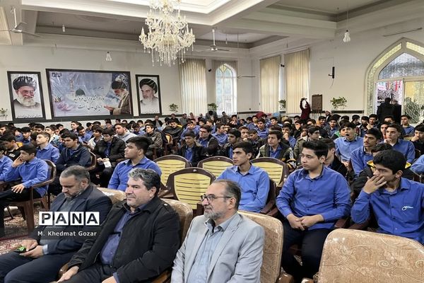 یادواره شهدای دبیرستان نمونه دولتی حاج محمد ایزدی در قم