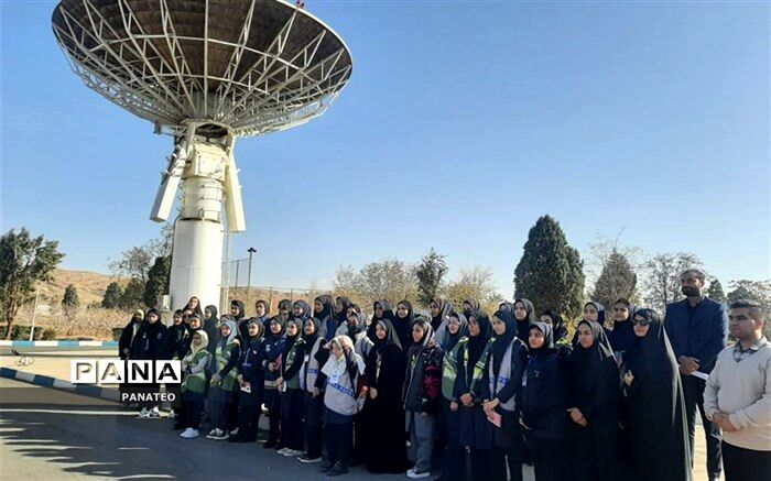 آشنایی دانش‌آموزان شهرستان‌های تهران با توانمندی متخصصان ایرانی در مرکز فضایی ماهدشت