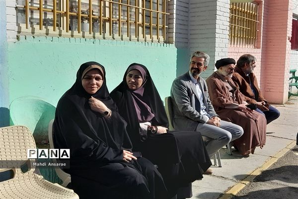 افتتاح کتابستان غدیر در مدرسه مصطفی بیات شهرستان ملارد