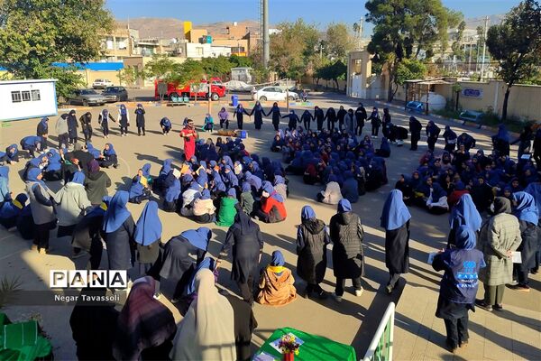 مانور زلزله آموزشی برای دانش‌آموزان