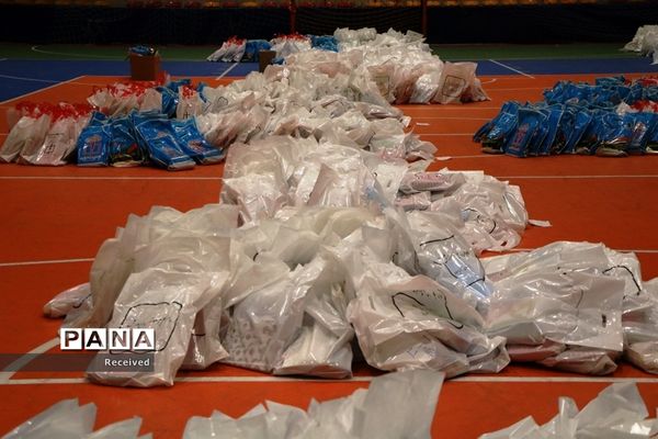 جشن لبخند دانش‌آموزان با جهاد توزیع نوشت افزار در آذربایجان غربی