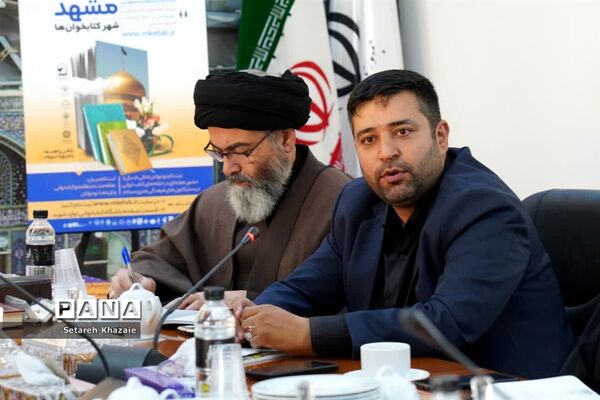 رونمایی از پوستر پویش ملی کتابخوانی سرباز