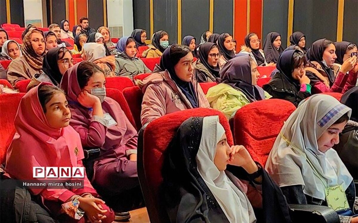 جهانی فکر کنید، اما مدرسه ای عمل کنید