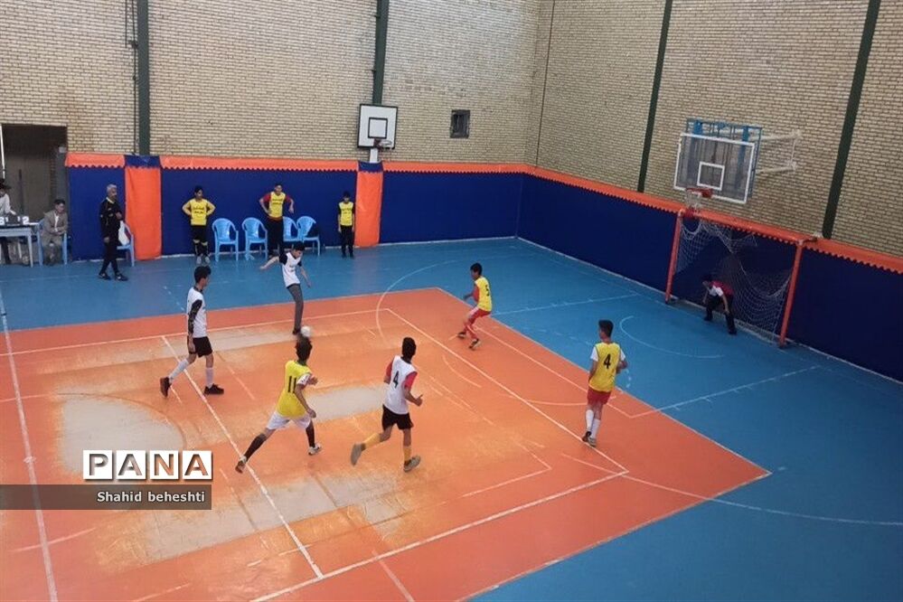 برگزاری اختتامیه مسابقات فوتسال درون مدرسه‌ای دبیرستان شهید بهشتی دوره اول