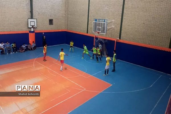 برگزاری اختتامیه مسابقات فوتسال درون مدرسه‌ای دبیرستان شهید بهشتی دوره اول