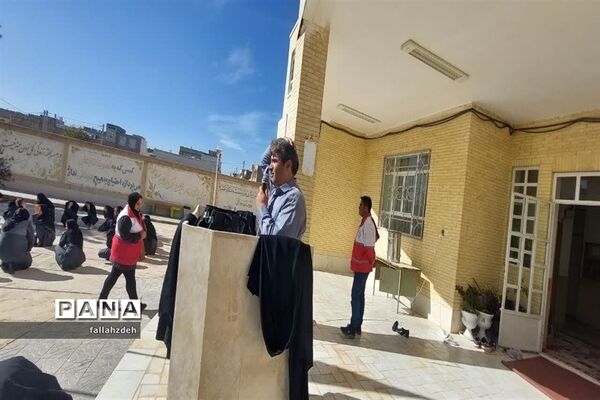 مانور زلزله درمدرسه صدرا ابرکوه