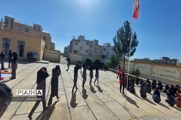 مانور زلزله درمدرسه صدرا ابرکوه